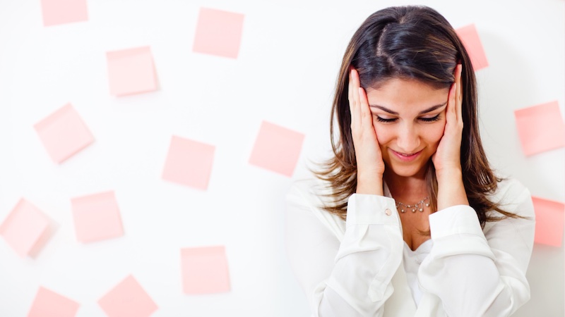 Nauczyciel, który pracuje z uczniem biznesowym